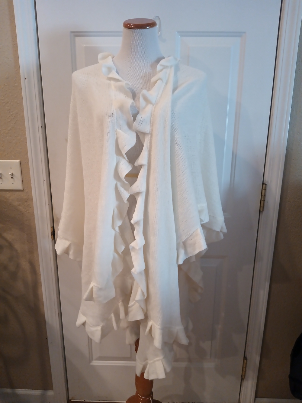 Elegant Cream Ruffle Wrap Poncho New With Tags